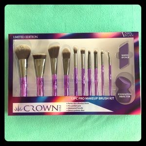 Crown Pro 12 piece makeup brush kit